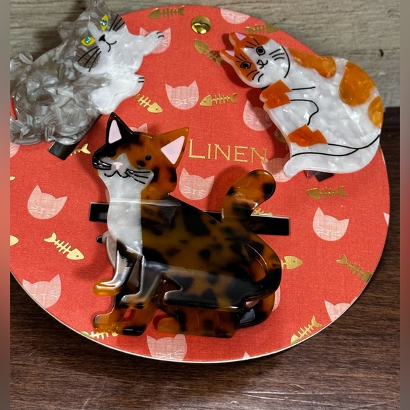 Super Cute Cats Hair Clips Claws Pink Linen NWT - Picture 2 of 3